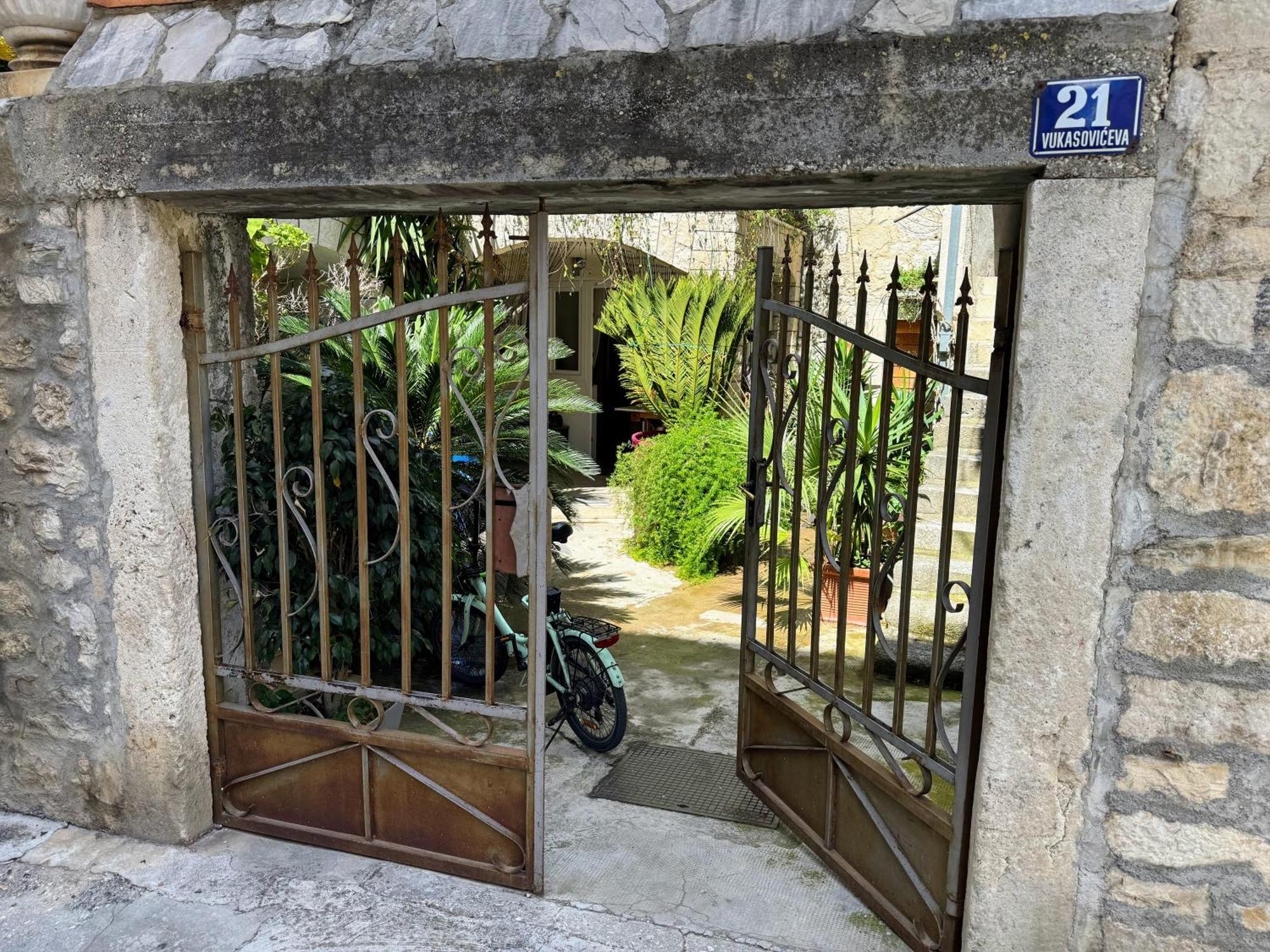 Grgur Studio Apartments Split Zewnętrze zdjęcie